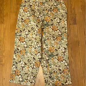 Floral Capris, Cropped Pants